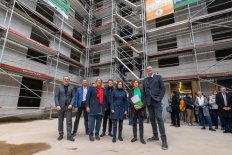 Studierendenwerk feiert Richtfest der Wohnanlage Maximilianstraße